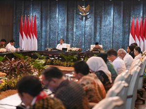Rapat di IKN, Jokowi: Beban di Jakarta Sudah Sangat Padat Sekali