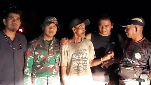 Sapi'i (tengah) diamankan karena memicu kebakaran hutan konservasi di Tanjabbar.