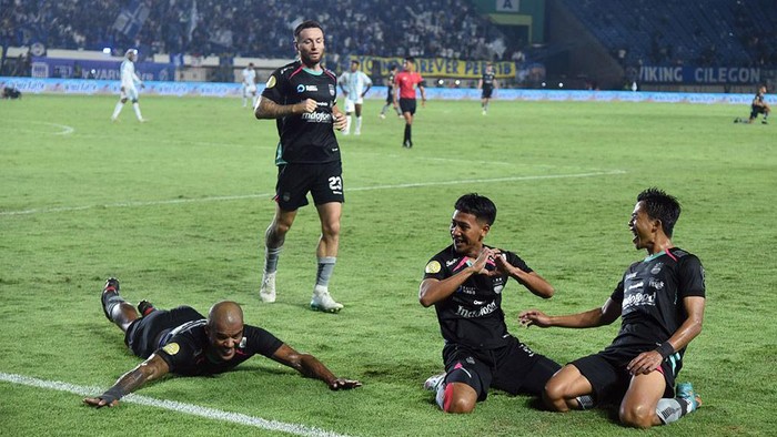 Selebrasi para pemain Persib Bandung.