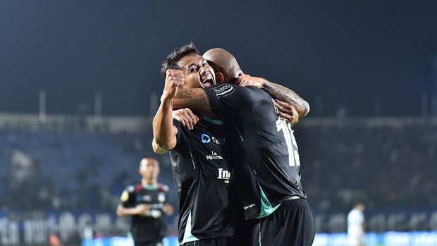 Selebrasi para pemain Persib Bandung.