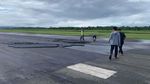Runway Sempat Rusak, Bandara Domine Eduard Osok Kembali Normal