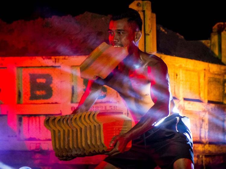 Seru! Saat Pekerja Pabrik Genteng Adu Kontes Binaraga