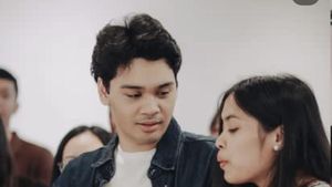 Serunya Mikha Angelo Saat Makan Bareng Gregoria Mariska dan Keluarga