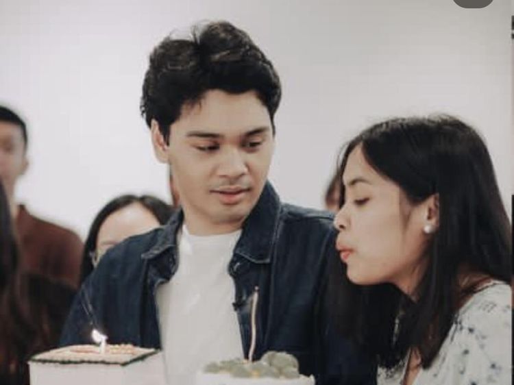 Serunya Mikha Angelo Saat Makan Bareng Gregoria Mariska dan Keluarga
