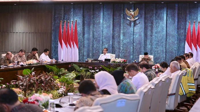 Sidang kabinet perdana di Istana Garuda, IKN Nusantara
