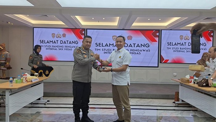 Tim SKK Migas yang dipimpin Pengawas Internal SKK Migas, Irjen (Purn) Eko Indra Heri mengunjungi SSDM Polri (dok istimewa)