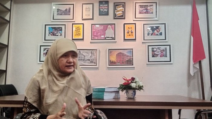 Wakil Ketua DPRD Kota Surabaya Reni Astuti