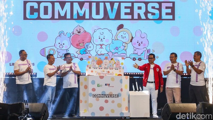 Wujud Kartu Multi Trip Terbaru KRL Edisi Khusus Bersamaan dengan banyaknya pengguna KMT di Jabodetabek, KAI Commuter meluncurkan KMT Edisi Khusus BT21. Acara peluncuran KMT edisi khusus BT21 di Stasiun BNI City, Senin (12/8/2024).