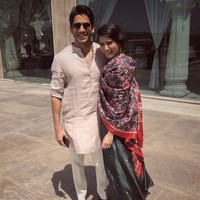 Seperti selebriti India lainnya, Genelia DSouza dan Riteish Deshmukh juga menikah dua kali dengan tradisi berbeda. Pernikahan berlangsung dengan upacara Kristen dan Hindu dihari yang berbeda pada 2012 lalu. Foto: Instagram