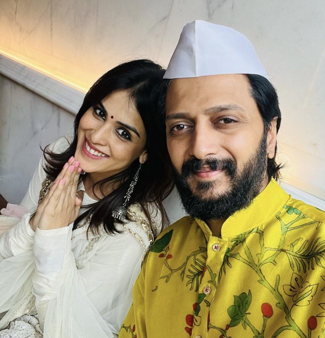 Ronit Bose Roy dan istrinya, Neelam Singh, menikah lagi di Negara Bagian Goa pada Desember 2023. Keduanya menikah kembali demi memperbaharui perjanjian pernikahan. Foto: Instagram