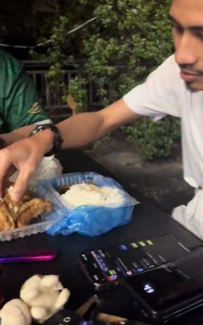 Kecewa Ayam Penyet Tak Sesuai Pesanan, Pria Ini Nekat Lakukan Ini