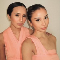 Makeup pun bernuansa peach, menyesuaikan dengan tema pakaian yang dia kenakan. Foto: Instagram/@bebystabina @sephorasievert