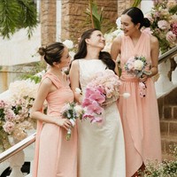 Beby Tsabina tampil cantik mempesona dengan wraped dress bernuansa peach. Foto: Instagram/@bebystabina @sephorasievert