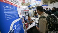 Suku Dinas Tenaga Kerja, Transmigrasi dan Energi Kota Administrasi Jakarta Selatan menyelenggarakan Job Fair Angkatan 2 yang berlangsung di ITC Permata Hijau, Jakarta, Selasa (13/8/2024).  