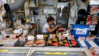 Mayoritas yang datang ke sana adalah wisatawan bukan sekadar orang-orang yang datang untuk belanja kebutuhan harian.
