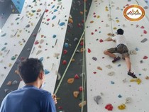 Main Wall Climbing Indoor di Bremgra, Ini Harga Tiket dan Jam Bukanya
