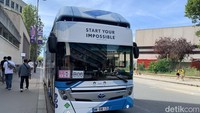 Bus hidrogen sejatinya sudah banyak beredar di Eropa, juga beberapa kota besar Asia. Bus ini dianggap lebih cocok untuk dipakai sebagai transportasi publik ketimbang bus bensin atau diesel. (Foto: Doni Wahyudi/detikOto)