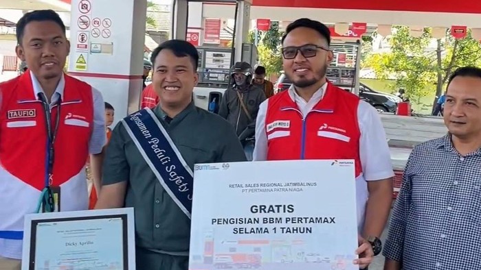 Dicky Aprilia, korban pengeroyokan dapat hadiah isi Pertamax gratis selama setahun