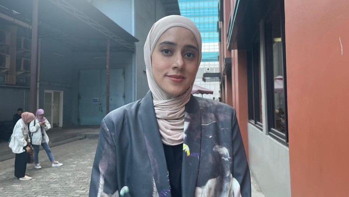 Fairuz A Rafiq di Gedung Trans TV, Jalan Kapten P Tendean, Jakarta Selatan.