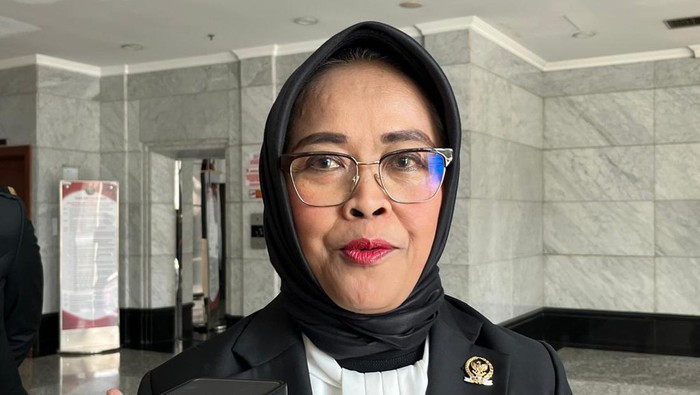 Hakim Konstitusi Enny Nurbaningsih