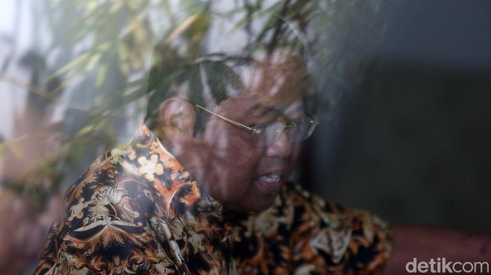 Airlangga Hartarto telah mundur dari Ketum Golkar beberpa hari lalu. Ketua Dewan Pembina Bapilu Partai Golkar Idrus Marham bicara suksesi kepemimpinan di Golkar.