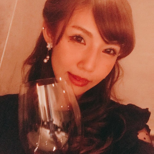 Imai Melo jadi perbincangan karena perubahan kariernya. Dulu dikenal sebagai seorang atlet snowboarding, setelah berhenti ia memilih beralih ke dunia hiburan dewasa. Foto: Instagram