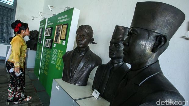 Pameran bertajuk 'Kita Serumpun' digelar di Museum Kebangkitan Nasional, Jakarta, Selasa (13/8/2024).