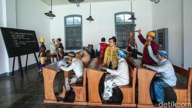 Pameran bertajuk 'Kita Serumpun' digelar di Museum Kebangkitan Nasional, Jakarta, Selasa (13/8/2024).