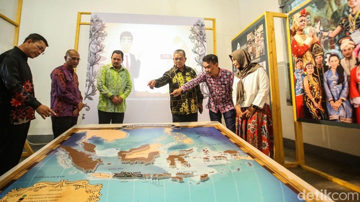 Pameran bertajuk 'Kita Serumpun' digelar di Museum Kebangkitan Nasional, Jakarta, Selasa (13/8/2024).