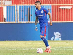 Update Kondisi Pemain Arema yang Dilarikan ke RS usai Tabrak Rekan Setim