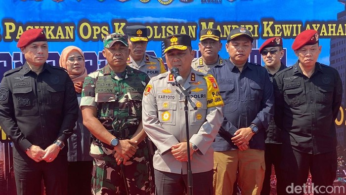 Kapolda Metro Jaya Irjen Karyoto meminta anggota untuk mewaspadai ancaman terorisme di Pilkada 2024.