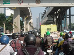 Lalin Arah Kuningan Jaksel Macet dari Pancoran dan Mampang Pagi Ini