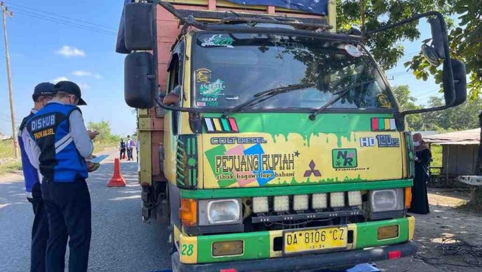 Kementerian Perhubungan bakal melakukan pengawasan dan penegakan hukum terhadap kendaraan angkutan barang secara serentak di seluruh Indonesia.