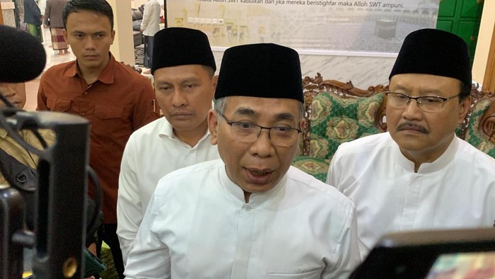 Ketum PKB KH Yahya Cholil Staquf di Surabaya.