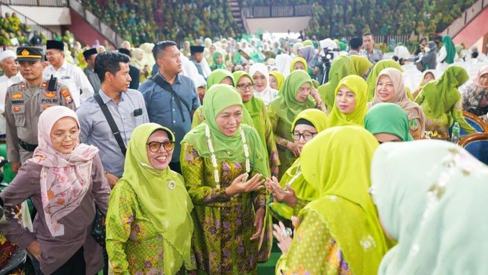 Khofifah Indar Parawansa saat Harlah Muslimat NU ke-78 di Kota Pasuruan, Jawa Timur, Senin (12/8/2024). (ANTARA/HO-Tim KIP)