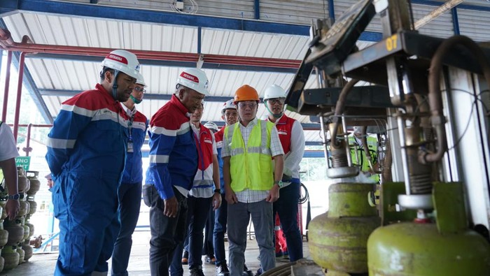 Komisaris Utama Pertamina Patra Niaga, Ego Syahrial saat berkunjung ke Palembang.