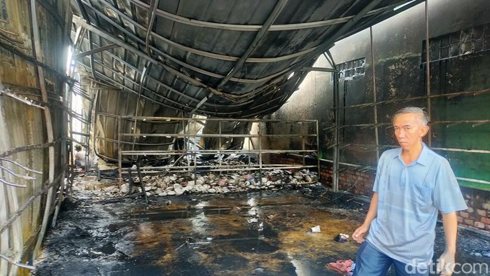 Lokasi toko alat olahraga yang terbakar di Palembang.