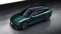 Motor listrik di pasang pada gandar belakang dengan daya puncak 200 kW (268 hp). Ada dua pilihan baterai. Yang pertama adalah LFP buatan Gotion atau JiangsuCATL dengan kapasitas 31,7 kWh. Varian kedua mengadopsi baterai NMC terner untuk 43,9 kWh yang dibuat oleh EVE Energy. Foto: Neta