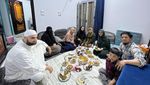 Serunya Oki Setiana Dewi Makan Ayam Goreng hingga Sushi Bareng Keluarga