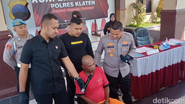 Pelaku penembakan di Wedi, Klaten, yakni T alias Gatrul (48) ditempak polisi saat penangkapan.
