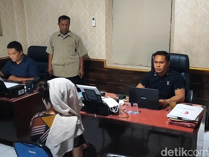 Perempuan tusuk kekasihnya di Tretes Pasuruan