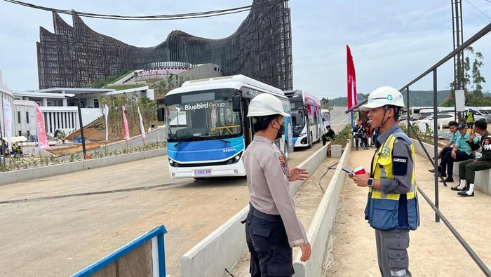 Polda Kalimantan Timur (Kaltim) mengerahkan dua ribu personel untuk mengamankan peringatan Hari Ulang Tahun (HUT) ke-79 RI di Ibu Kota Nusantara (IKN).