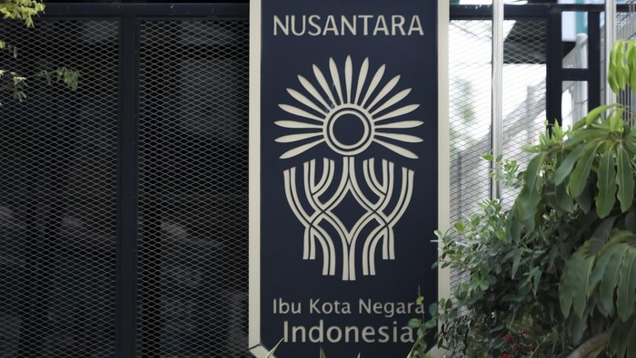 Istana Negara dan Istana Garuda terlihat dari Sumbu Kebangsaan IKN, Penajam Paser Utara, Kalimantan Timur.