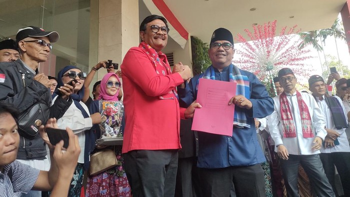 Poros Jakarta sambangi Markas PDIP