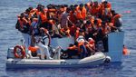 Potret 44 Migran Terombang-ambing di Laut Mediterania