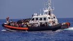 Potret 44 Migran Terombang-ambing di Laut Mediterania