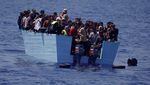 Potret 44 Migran Terombang-ambing di Laut Mediterania
