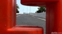 Jalan layang ini masih ditutup karena infrastruktur penunjangnya belum rampung dibangun semuanya, sehingga belum diresmikan.