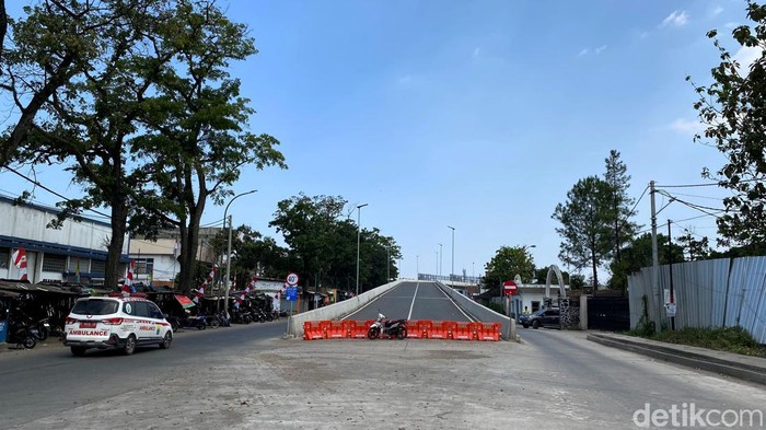 Potret flyover Ciroyom