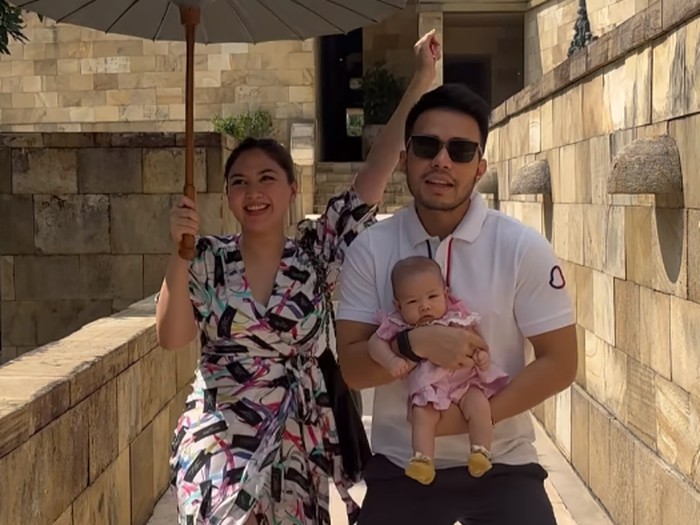 Potret Jessica Mila Bareng Suami dan Anak